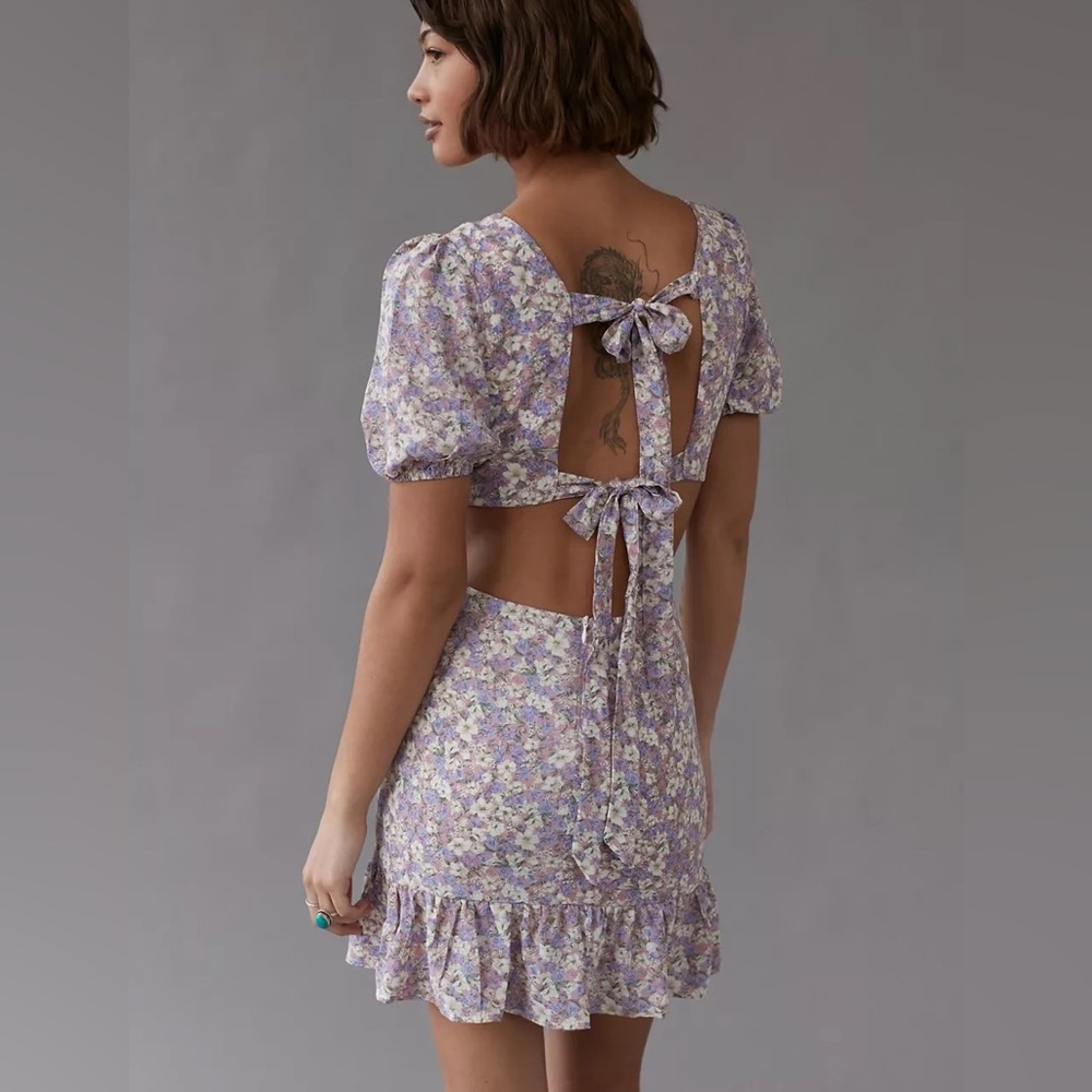 UO Urban Outfitters | Kiss The Sky Mini Floral Open Back Dress